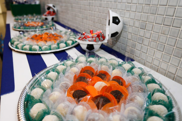 festinha-joca-futebol-club-azul-branco-05