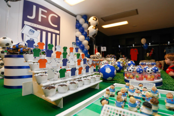 festinha-joca-futebol-club-azul-branco-06